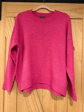 Vince Camuto Classic Crewneck Women’s Sweater in Bright Pink